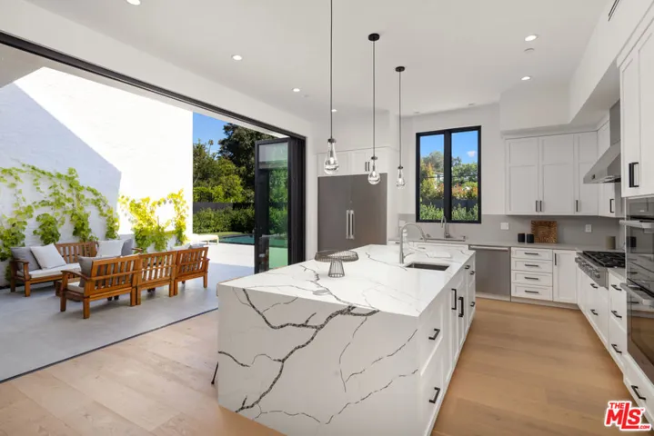 13106 Pontoon Place, Los Angeles, California 90049