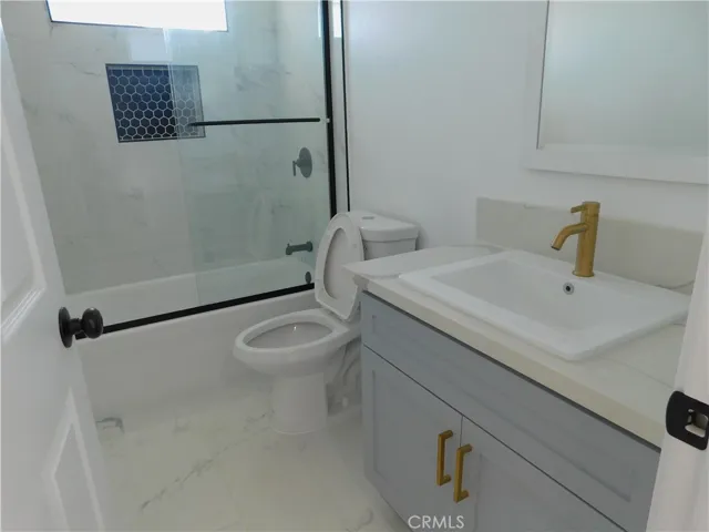 8318 10th Avenue, Hesperia, California 92345