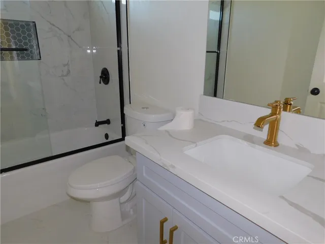 8318 10th Avenue, Hesperia, California 92345