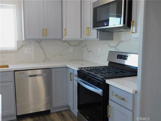 8318 10th Avenue, Hesperia, California 92345