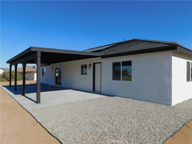 8318 10th Avenue, Hesperia, California 92345