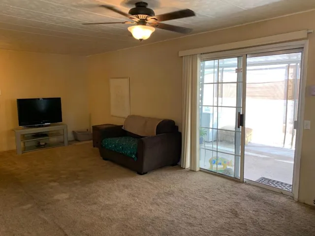 12 V.V. Fam. Room