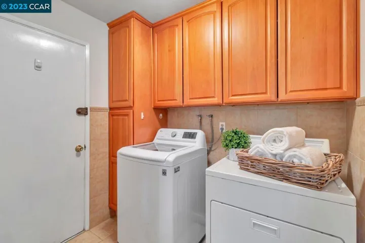 Washer & dryer included