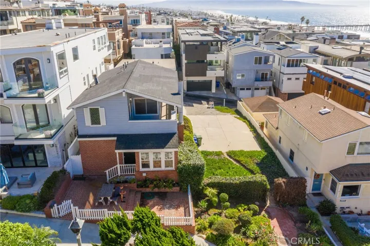 208 18th Street, Manhattan Beach, California 90266