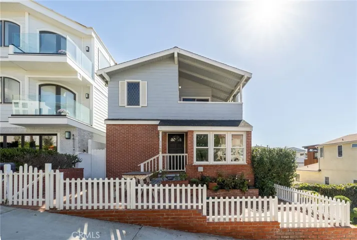 208 18th Street, Manhattan Beach, California 90266