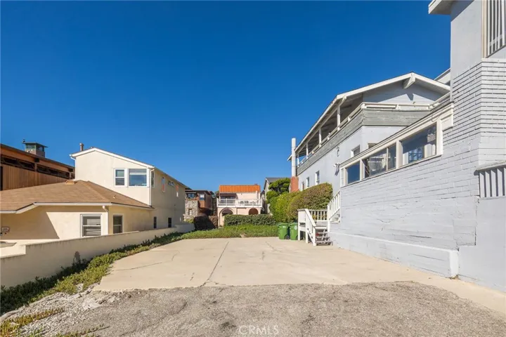 lot next door that is also for sale- 204 18th Street