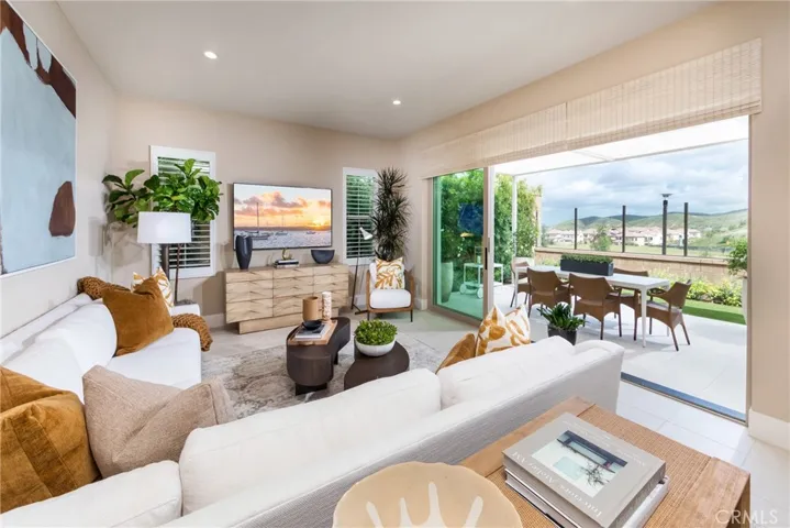 Images and V-tours are of model homes for illustrative purposes only, not actual home listed. Home listed is under construction.
