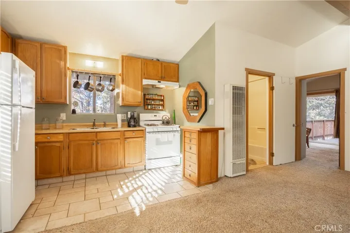 737 Pine Lane, Sugarloaf, California 92386