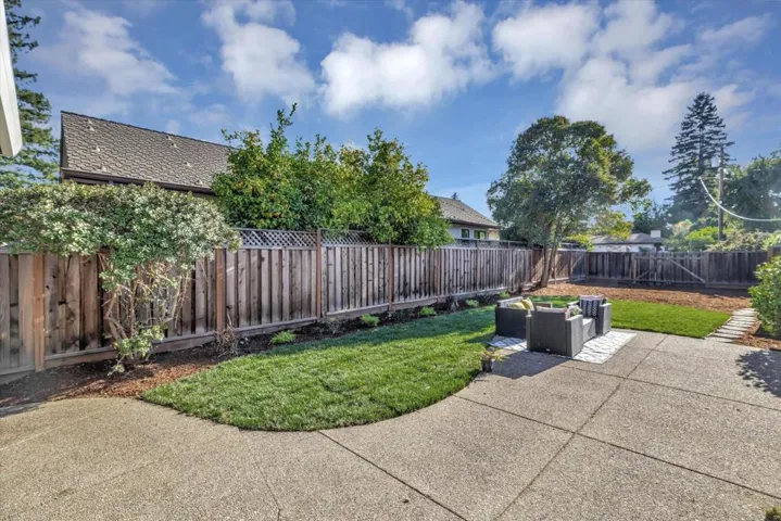 691 Casita Way, Los Altos, California 94022