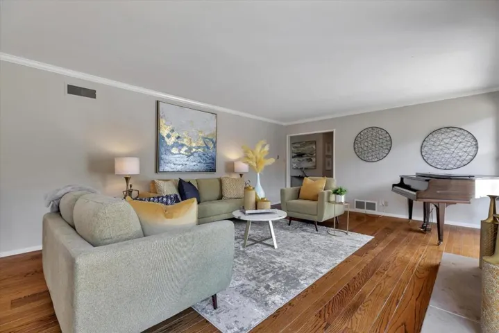 691 Casita Way, Los Altos, California 94022