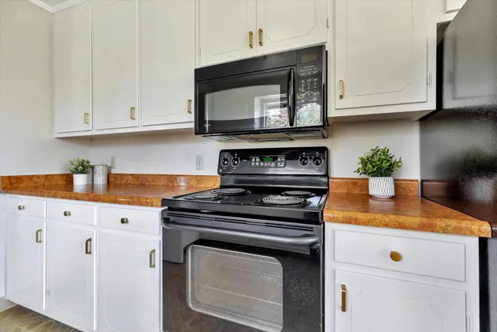 691 Casita Way, Los Altos, California 94022