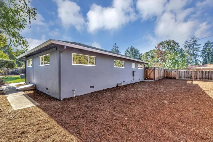 691 Casita Way, Los Altos, California 94022