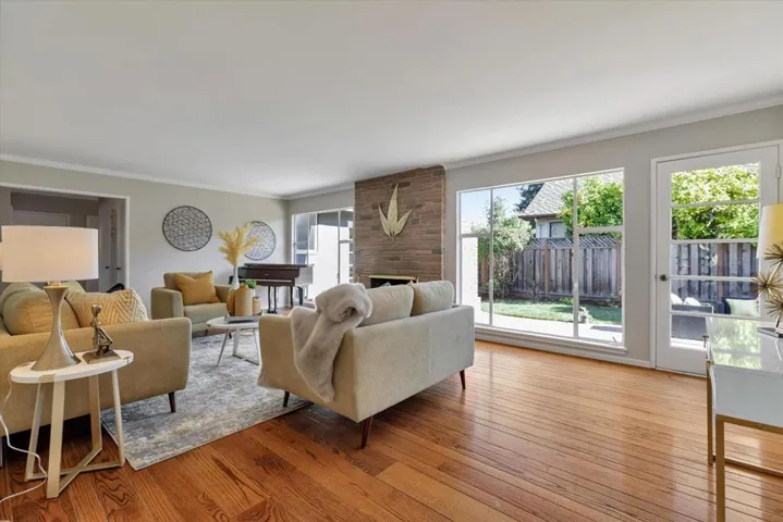 691 Casita Way, Los Altos, California 94022
