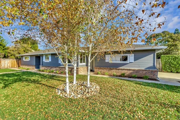 691 Casita Way, Los Altos, California 94022