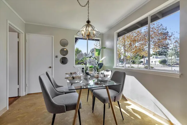 691 Casita Way, Los Altos, California 94022