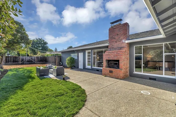691 Casita Way, Los Altos, California 94022