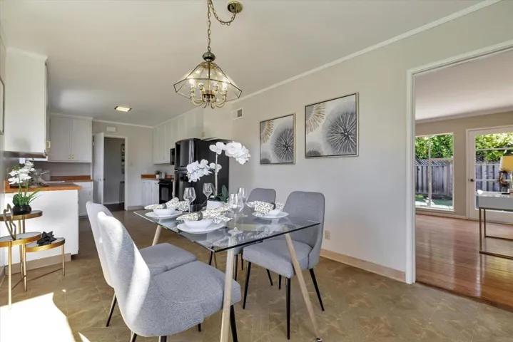 691 Casita Way, Los Altos, California 94022