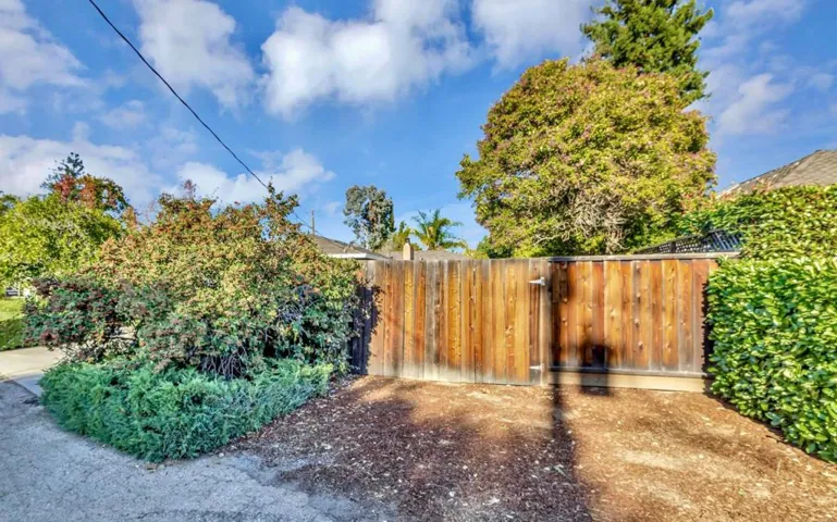 691 Casita Way, Los Altos, California 94022