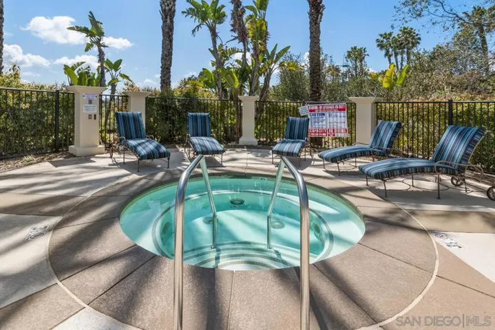 7462 La Mantanza, San Diego, California 92127