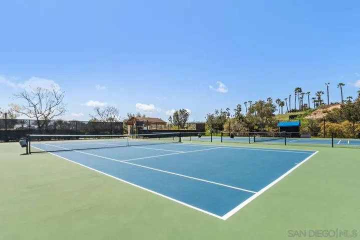 7462 La Mantanza, San Diego, California 92127