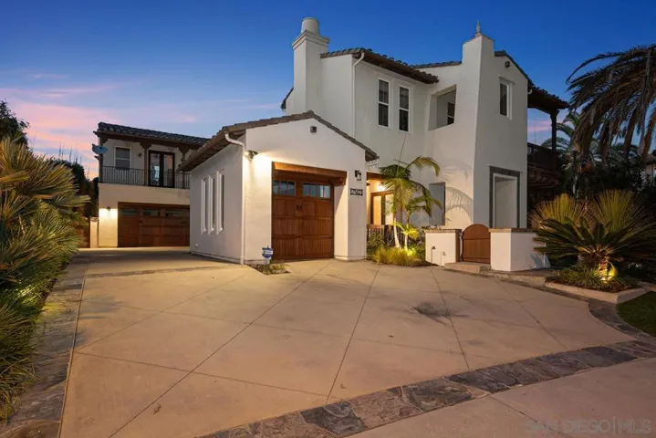 7462 La Mantanza, San Diego, California 92127