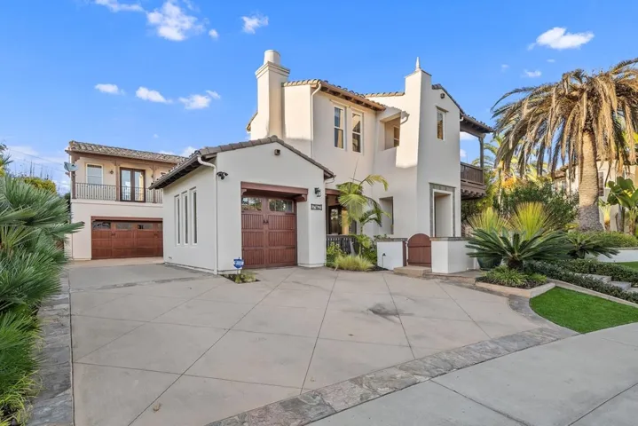 7462 La Mantanza, San Diego, California 92127