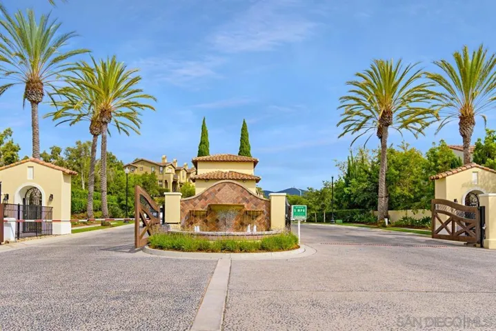 7462 La Mantanza, San Diego, California 92127