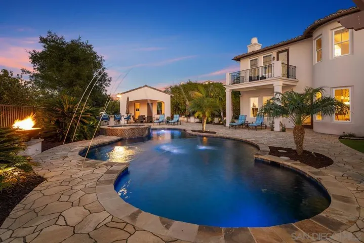 7462 La Mantanza, San Diego, California 92127