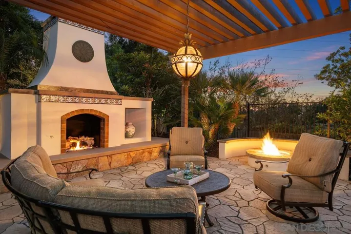 7462 La Mantanza, San Diego, California 92127