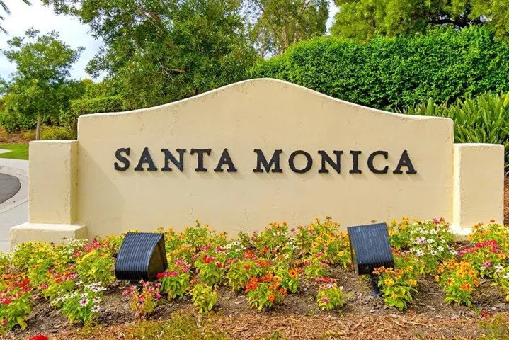 7462 La Mantanza, San Diego, California 92127