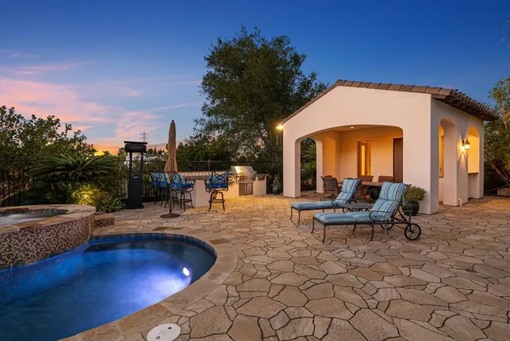 7462 La Mantanza, San Diego, California 92127