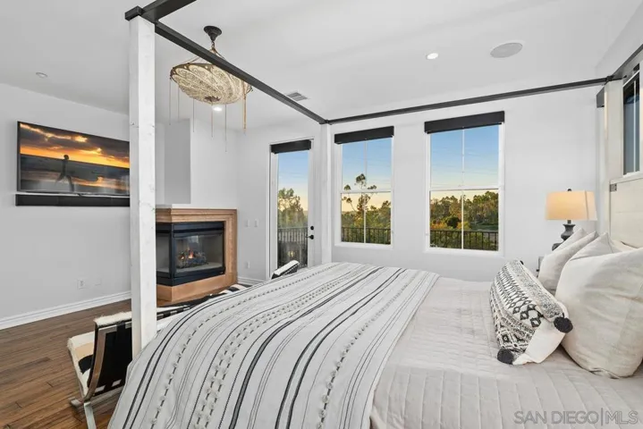 7462 La Mantanza, San Diego, California 92127