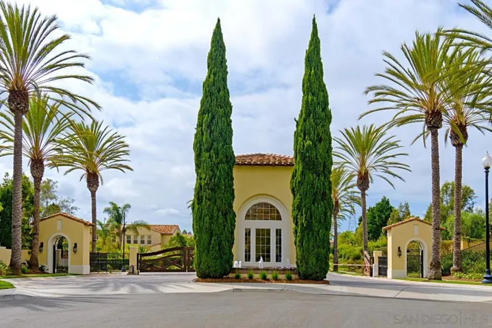 7462 La Mantanza, San Diego, California 92127