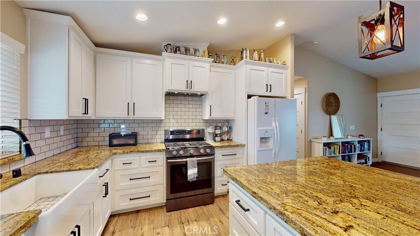 10950 Neola Road, Apple Valley, California 92308