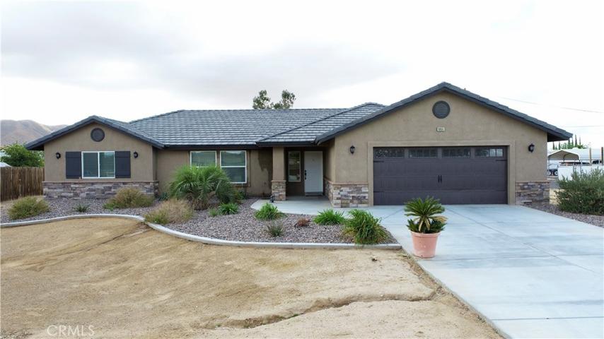 10950 Neola Road, Apple Valley, California 92308
