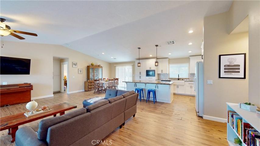 10950 Neola Road, Apple Valley, California 92308