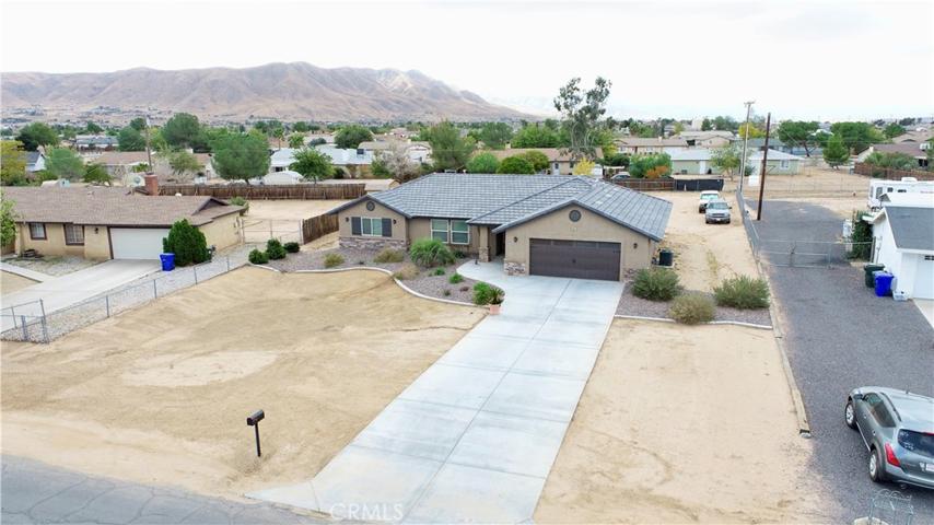 10950 Neola Road, Apple Valley, California 92308