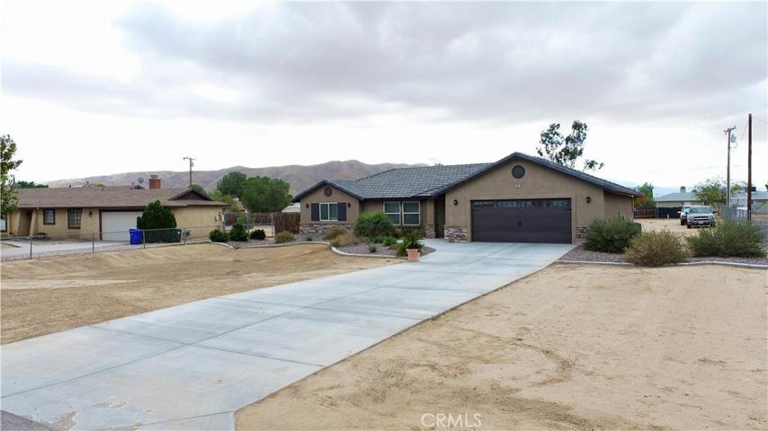 10950 Neola Road, Apple Valley, California 92308