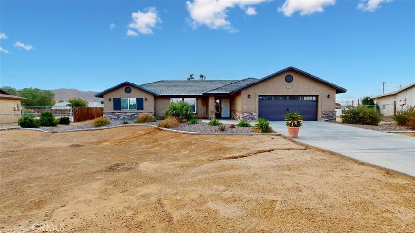10950 Neola Road, Apple Valley, California 92308