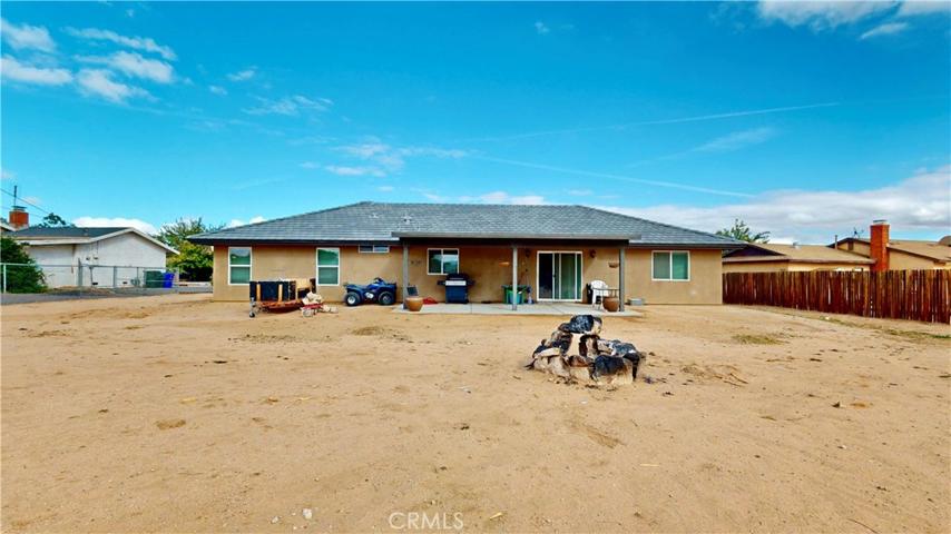 10950 Neola Road, Apple Valley, California 92308