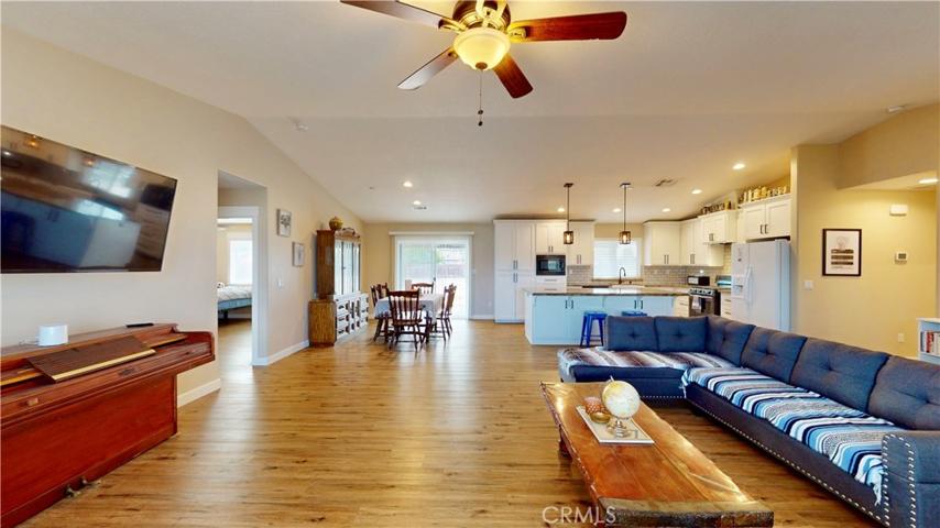 10950 Neola Road, Apple Valley, California 92308