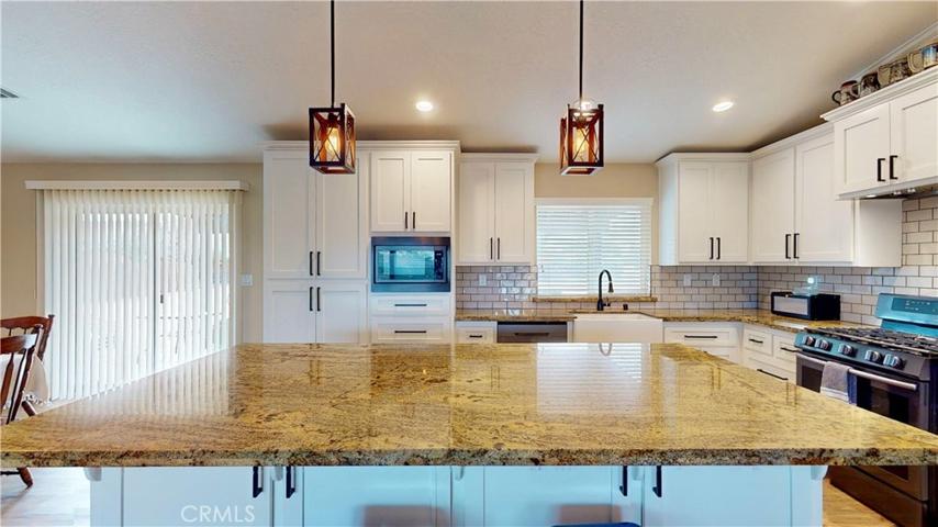 10950 Neola Road, Apple Valley, California 92308