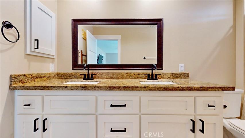 10950 Neola Road, Apple Valley, California 92308