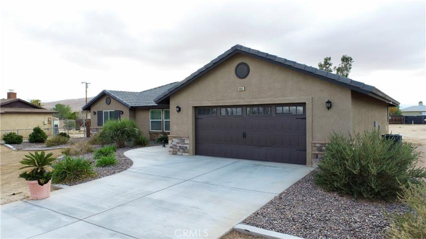 10950 Neola Road, Apple Valley, California 92308