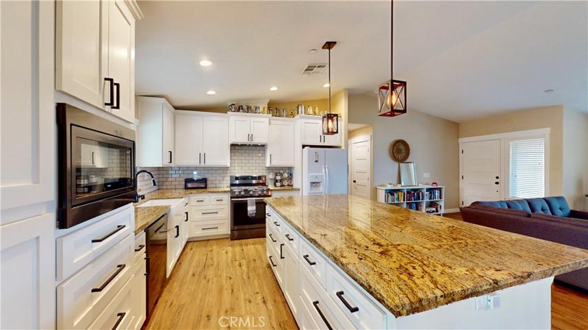 10950 Neola Road, Apple Valley, California 92308