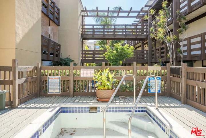 320 S Ardmore Avenue 132, Los Angeles, California 90020