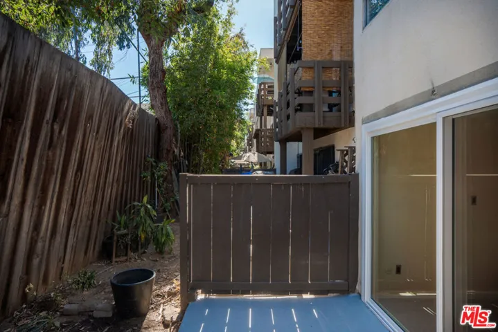 320 S Ardmore Avenue 132, Los Angeles, California 90020
