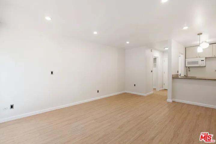 320 S Ardmore Avenue 132, Los Angeles, California 90020