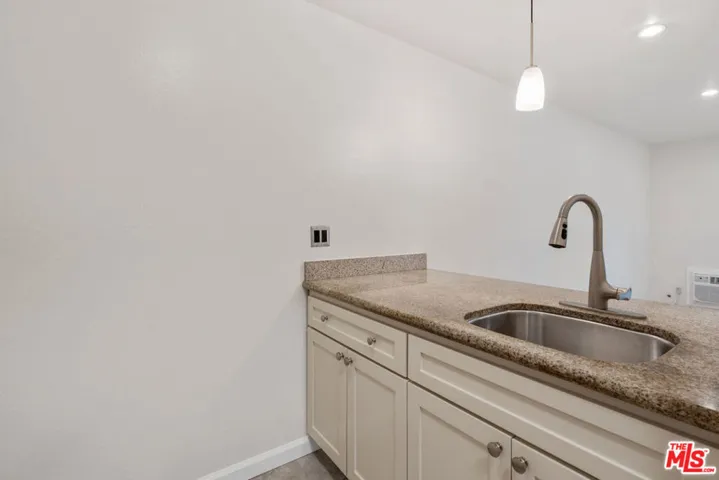320 S Ardmore Avenue 132, Los Angeles, California 90020