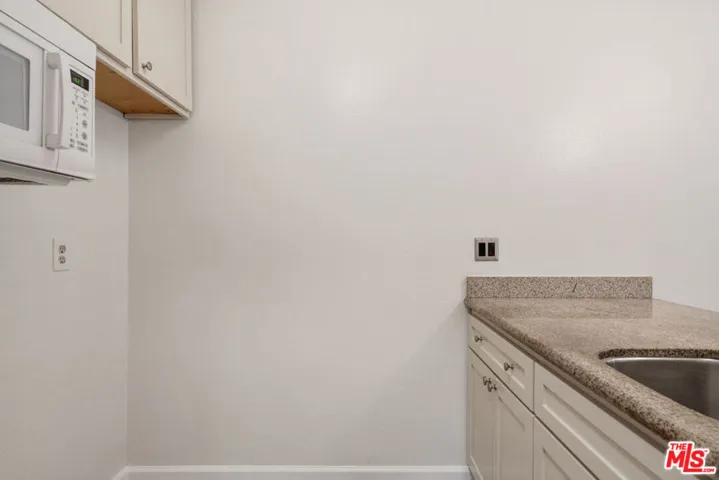 320 S Ardmore Avenue 132, Los Angeles, California 90020